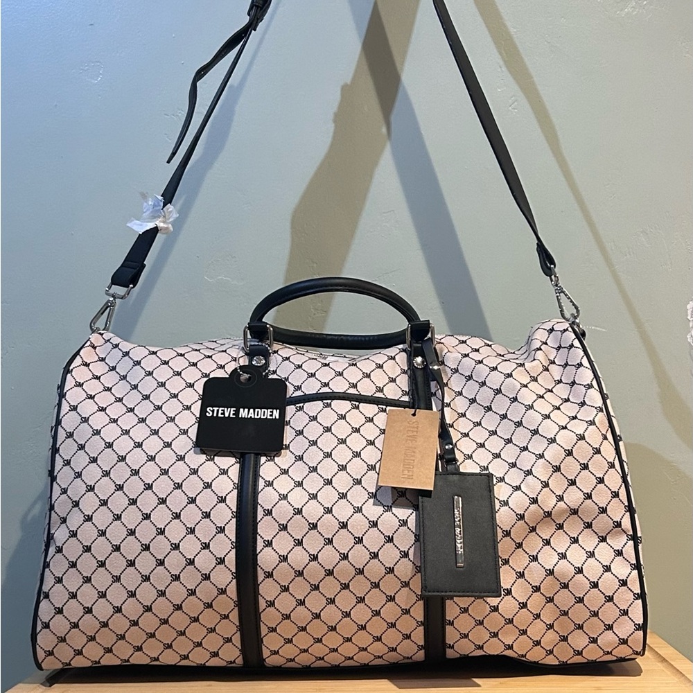 Steve Madden BSPEEDY Large Tan And Black Monogram Weekender Bag - Picture 4 of 9